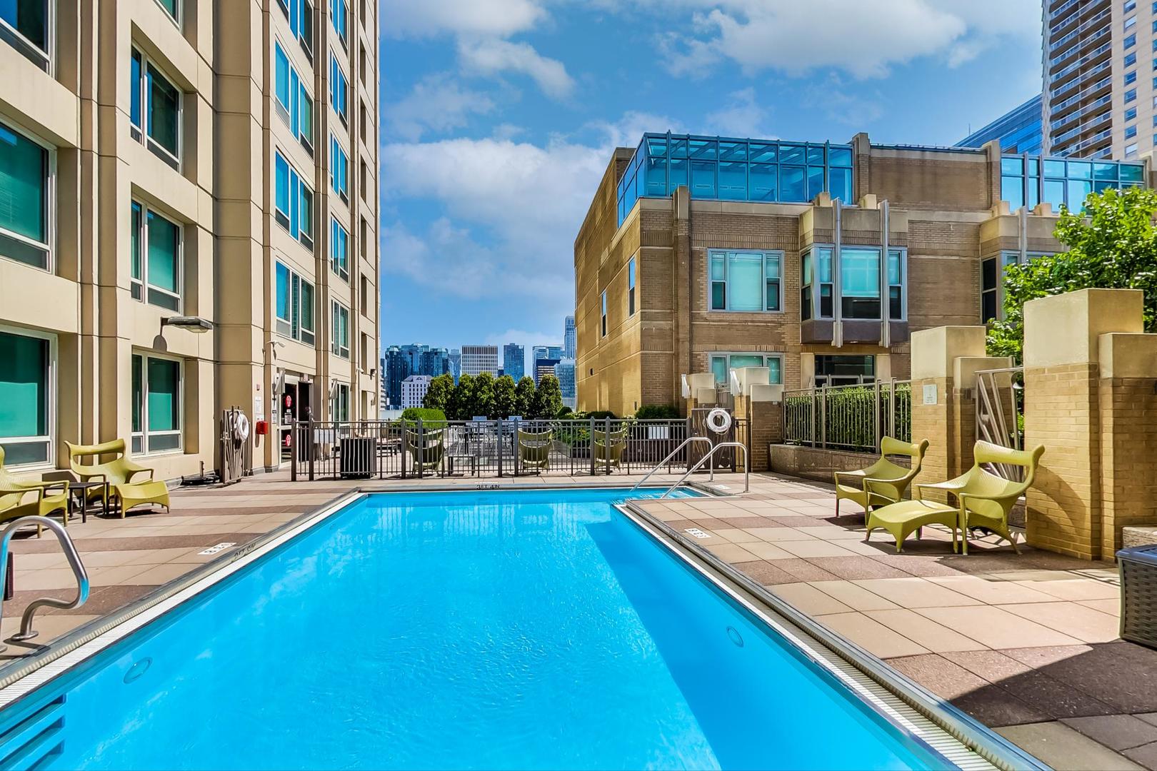 33 W Ontario Street Unit: 45E