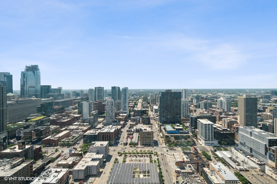 33 W Ontario Street Unit: 45E