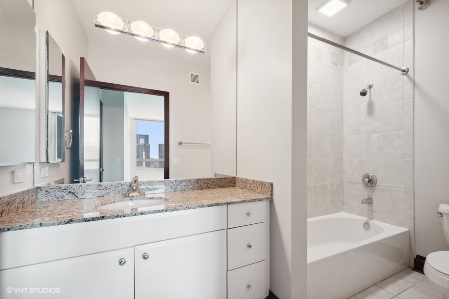 33 W Ontario Street Unit: 45E