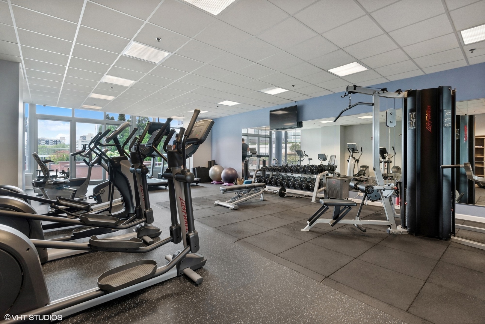 1600 S Prairie Avenue Unit: 2104