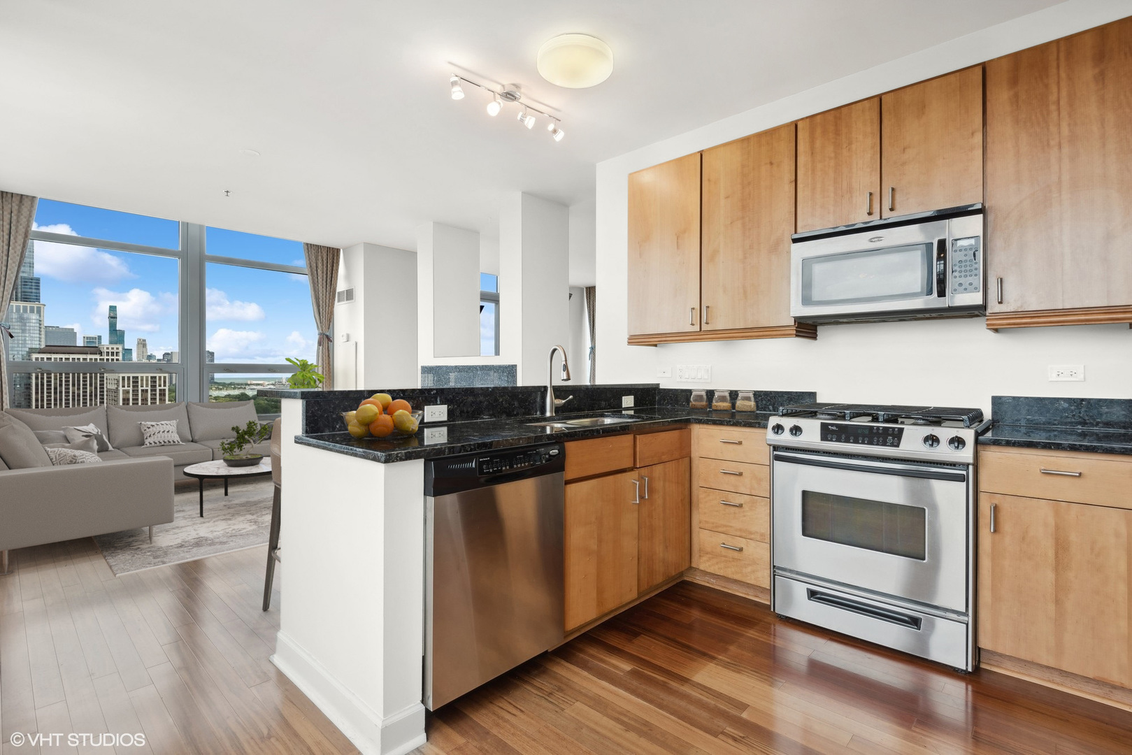 1600 S Prairie Avenue Unit: 2104