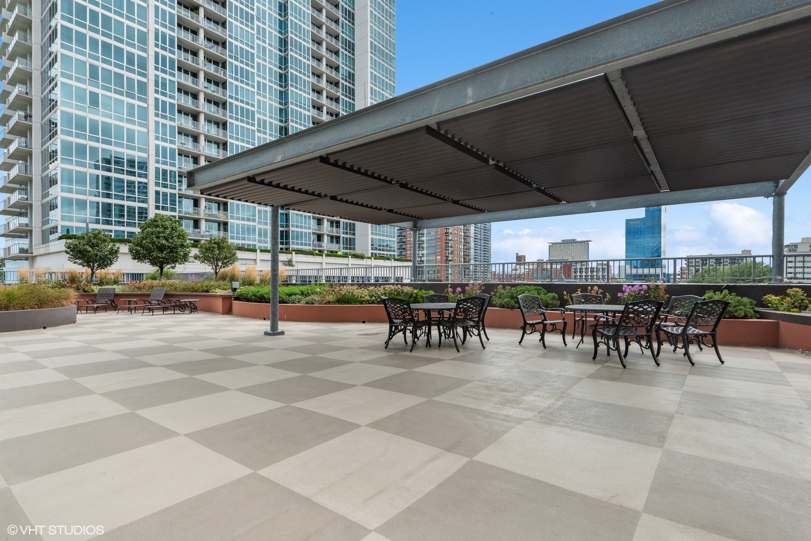 1600 S Prairie Avenue Unit: 2104