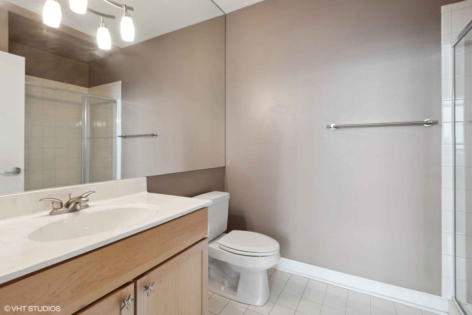 1600 S Prairie Avenue Unit: 2104