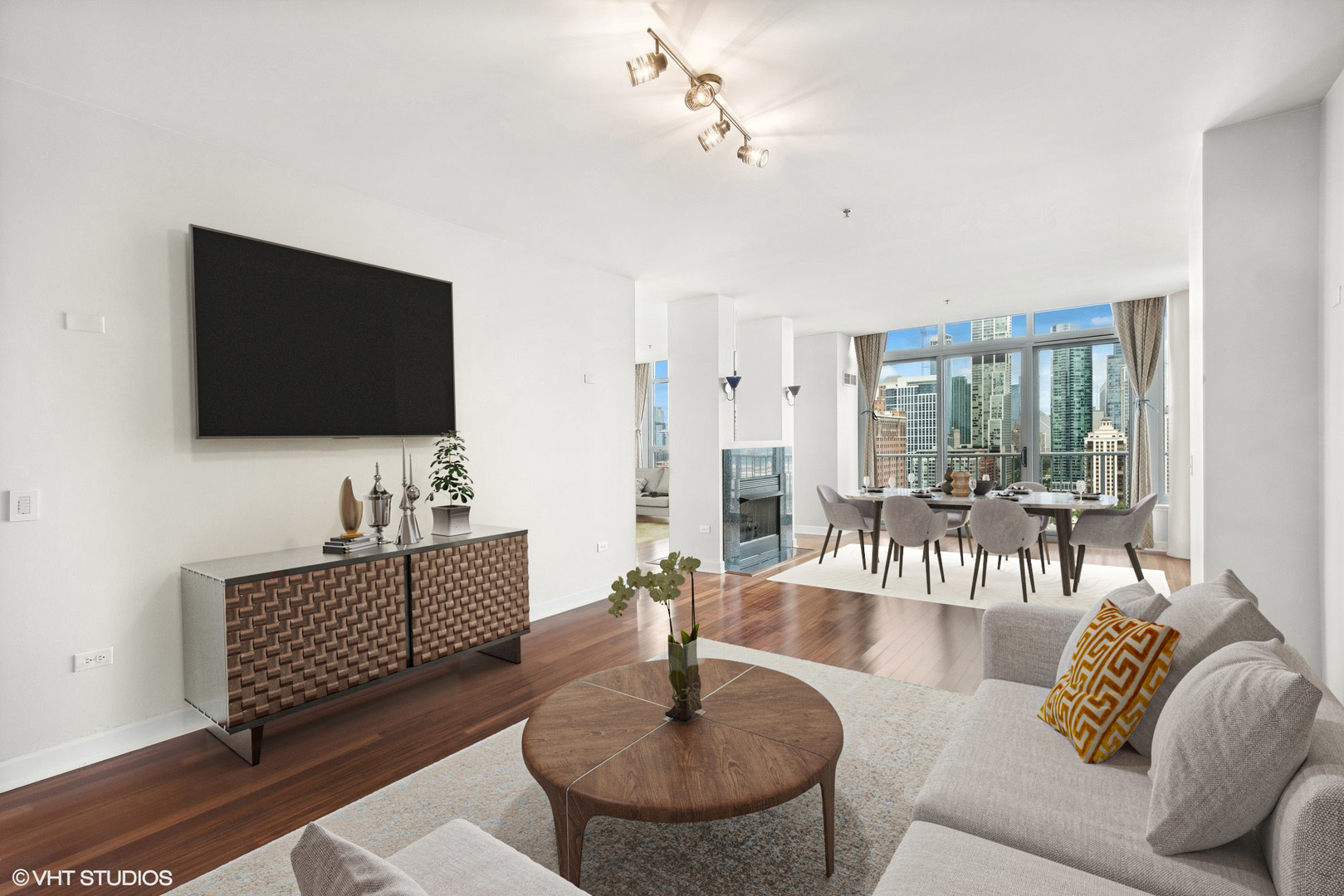 1600 S Prairie Avenue Unit: 2104