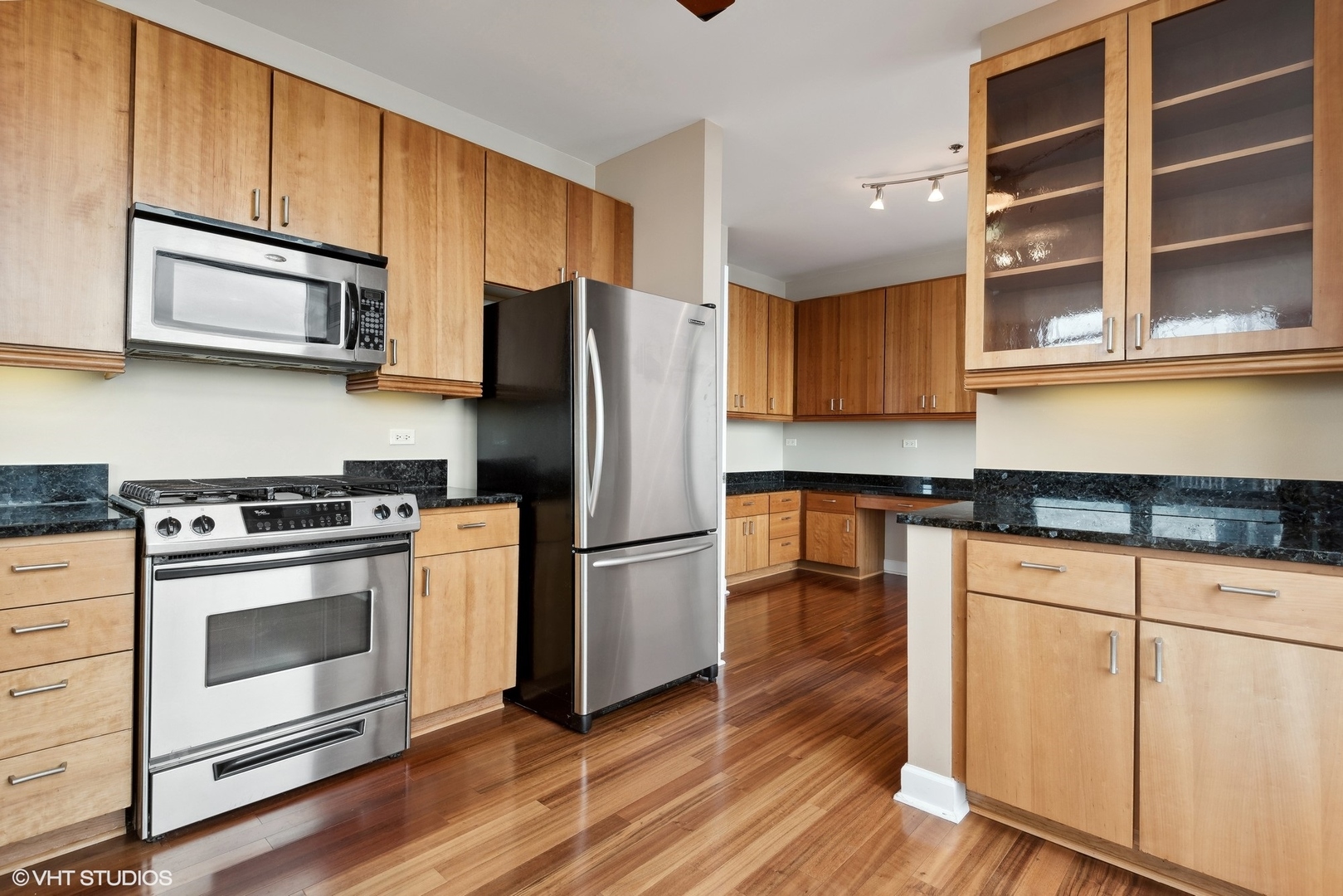 1600 S Prairie Avenue Unit: 2104