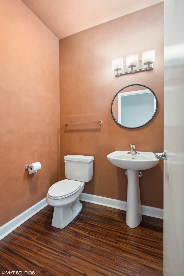 1600 S Prairie Avenue Unit: 2104