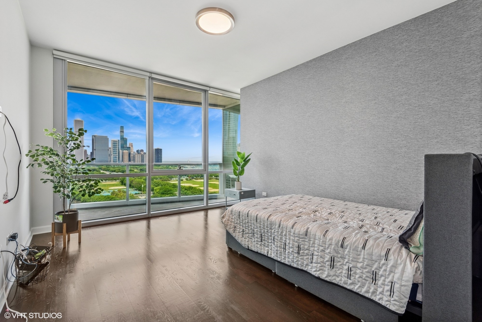 1201 S Prairie Avenue Unit: 1802