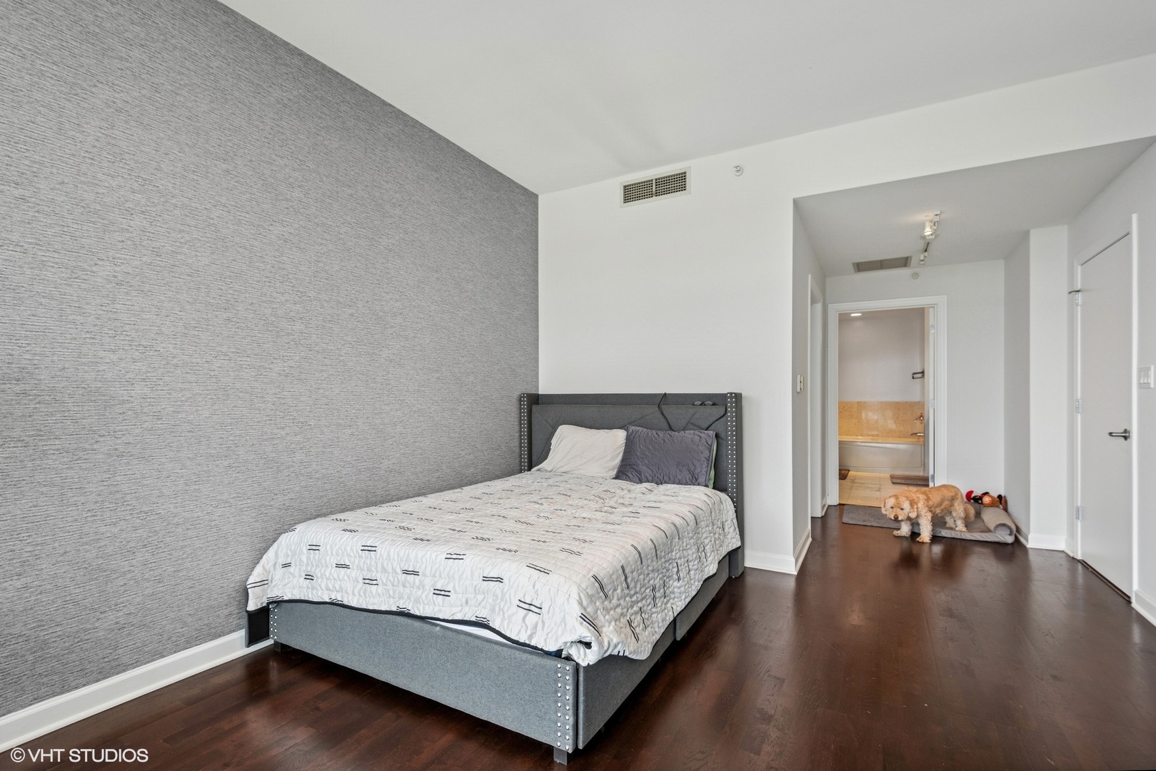 1201 S Prairie Avenue Unit: 1802