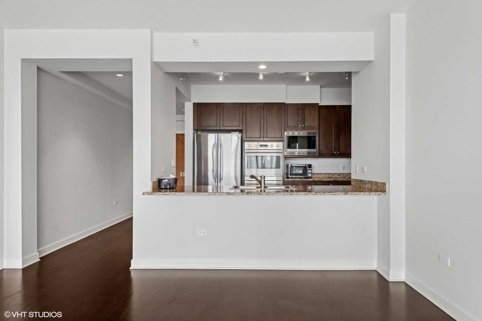 1201 S Prairie Avenue Unit: 1802