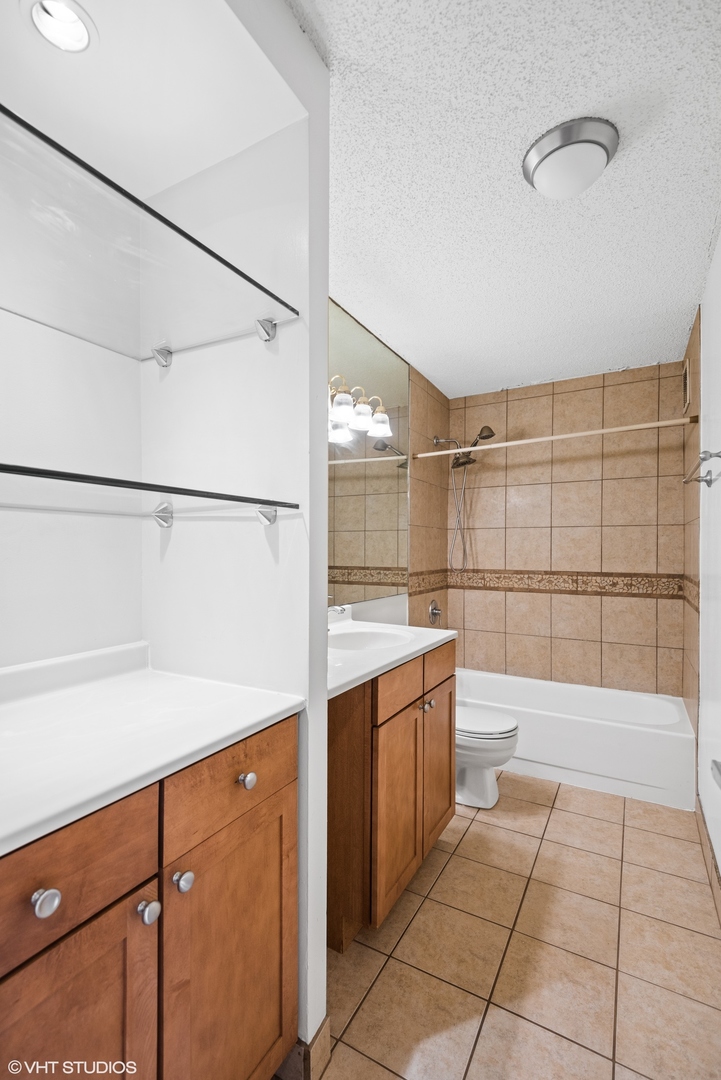 30 E Huron Street Unit: 3901