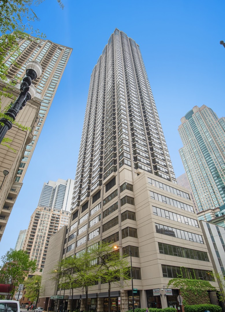 30 E Huron Street Unit: 3901