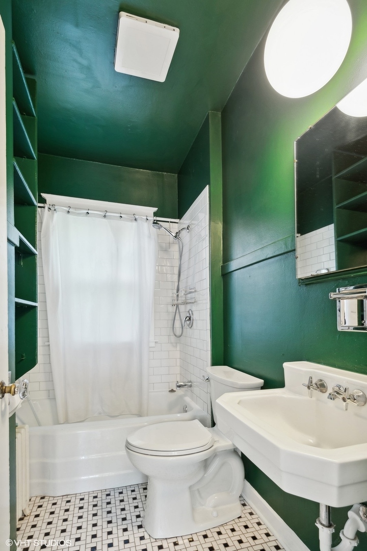 2635 Poplar Avenue Unit: 2