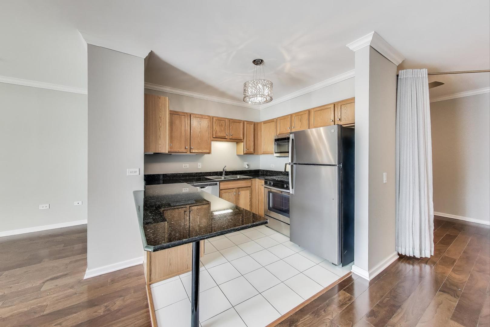 125 S Jefferson Street Unit: 2405