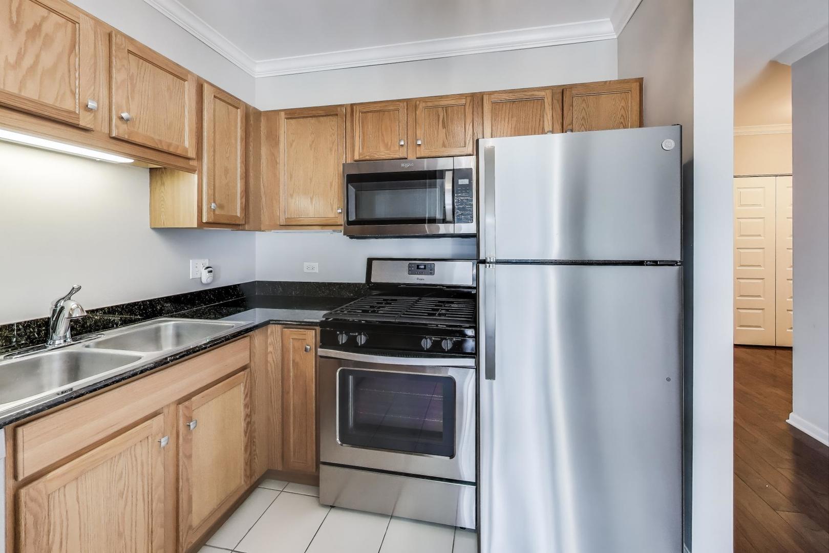 125 S Jefferson Street Unit: 2405