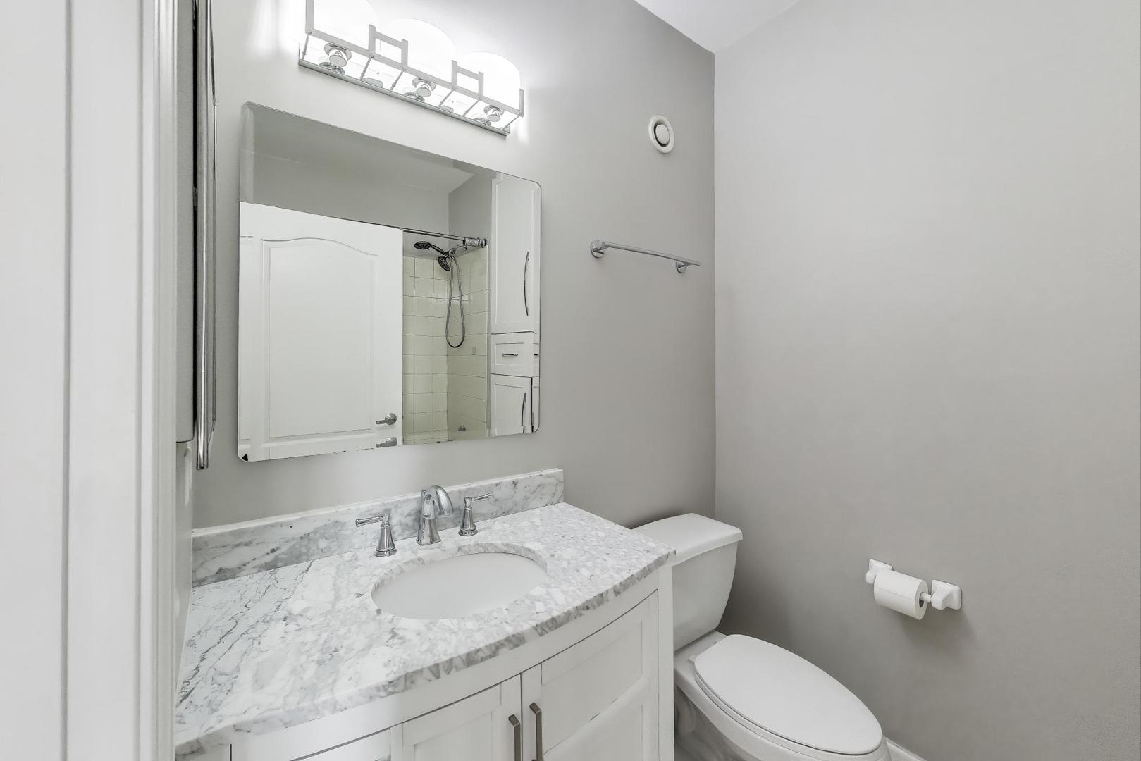 125 S Jefferson Street Unit: 2405