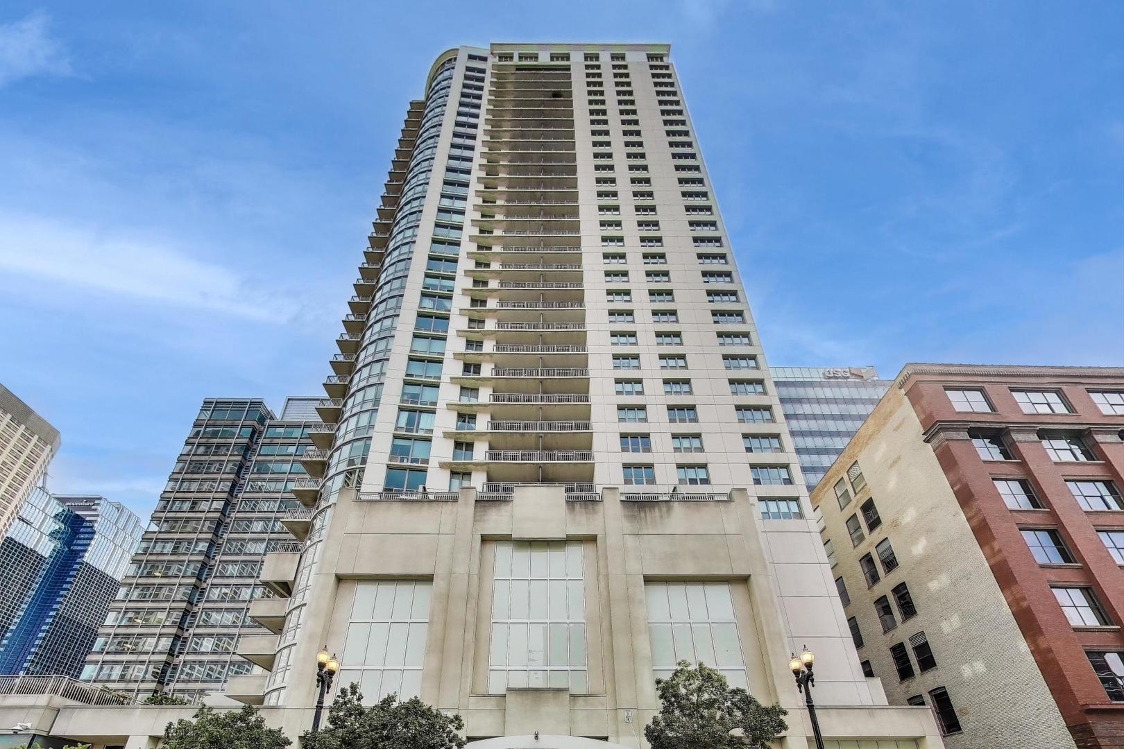 125 S Jefferson Street Unit: 2405