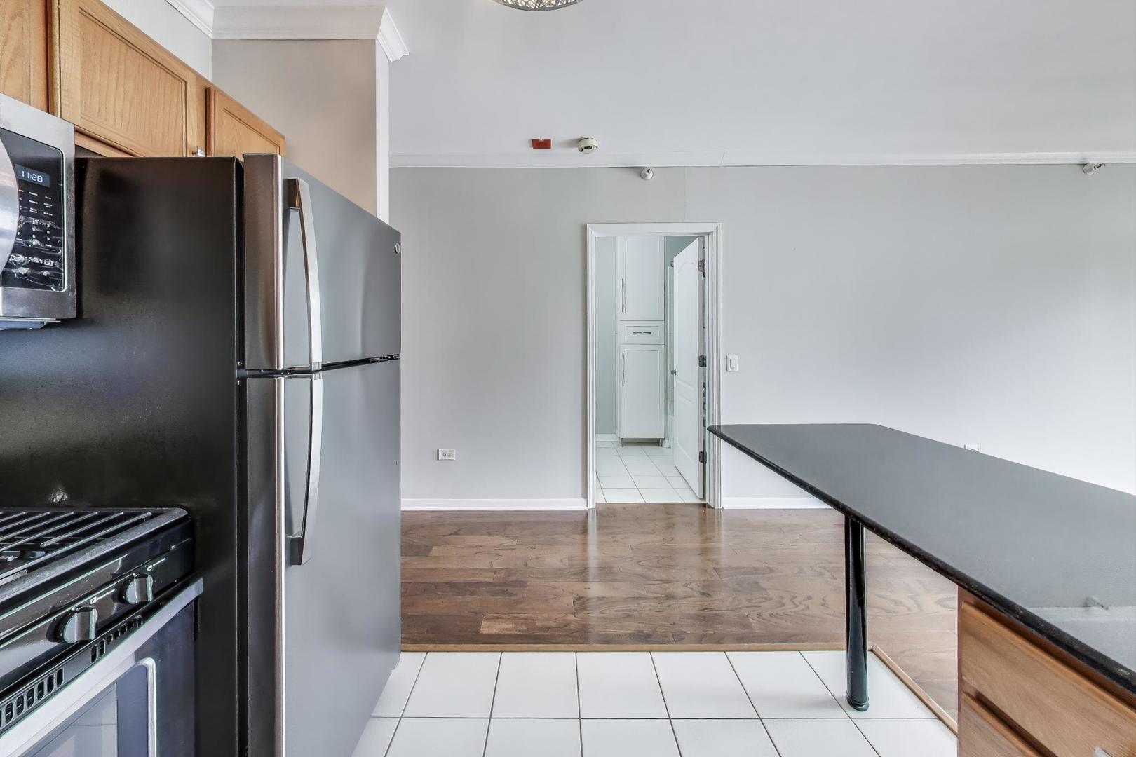 125 S Jefferson Street Unit: 2405