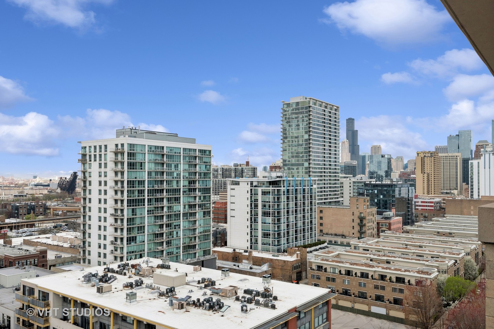 212 E CULLERTON Street Unit: PH06