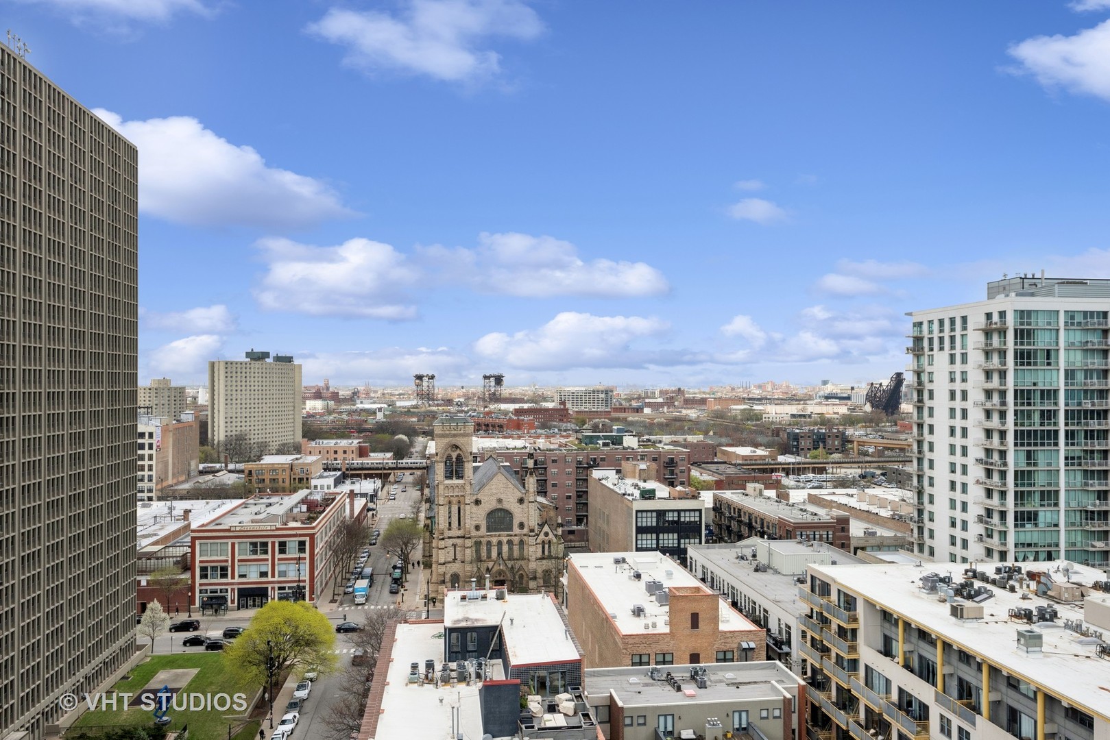 212 E CULLERTON Street Unit: PH06