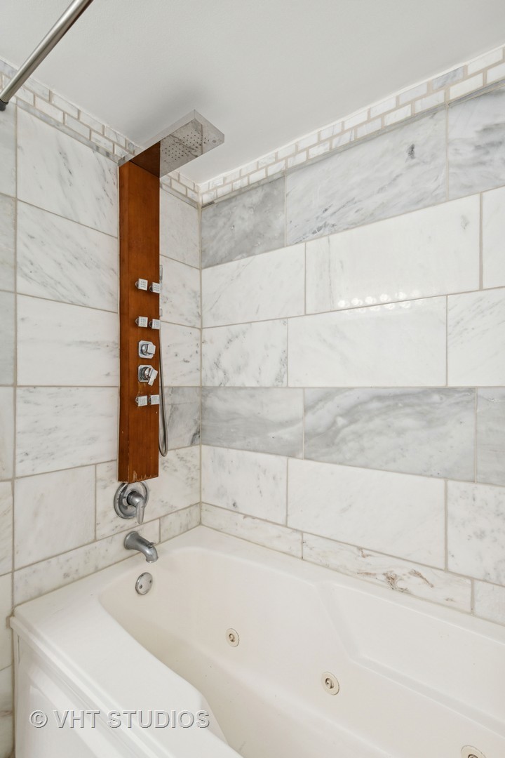 212 E CULLERTON Street Unit: PH06