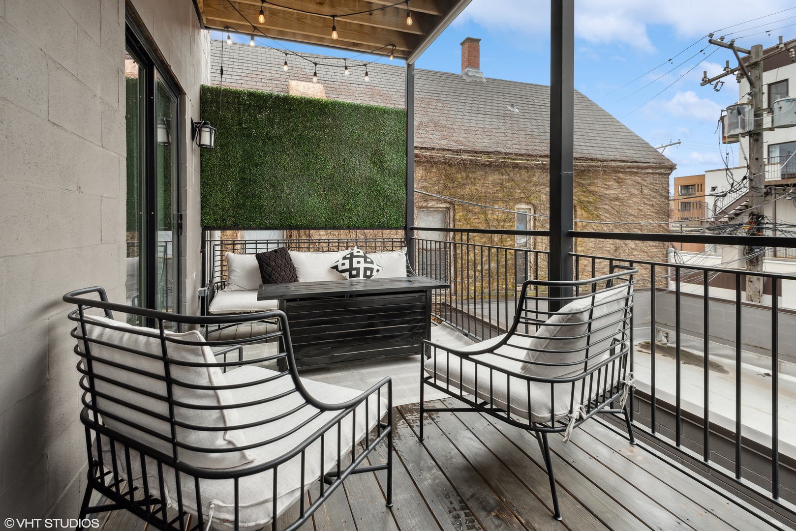 1618 N Bosworth Avenue Unit: 2S