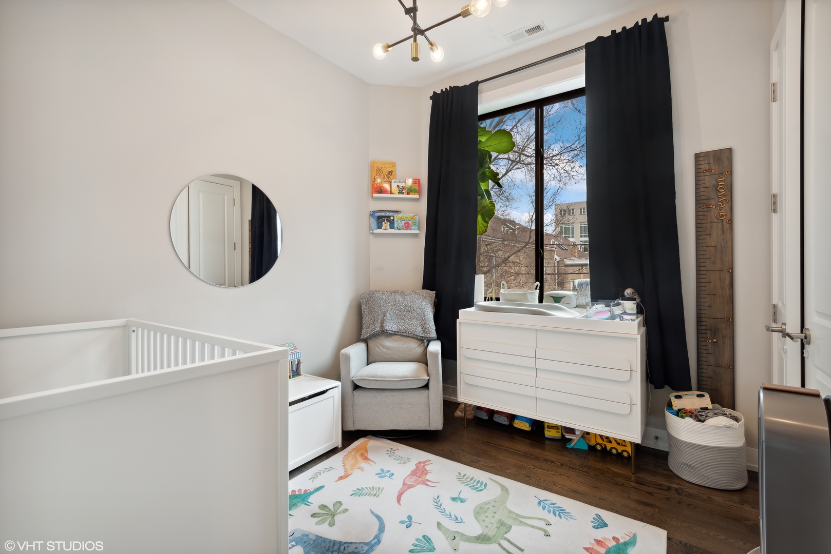 1618 N Bosworth Avenue Unit: 2S