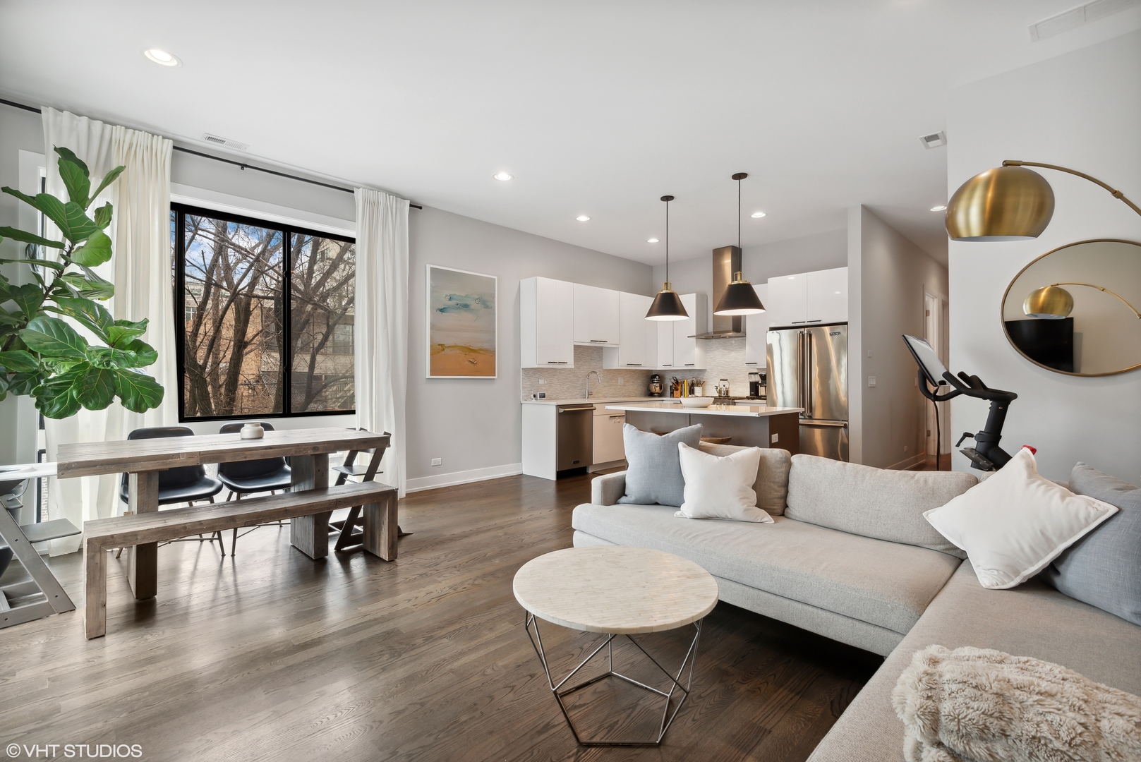 1618 N Bosworth Avenue Unit: 2S