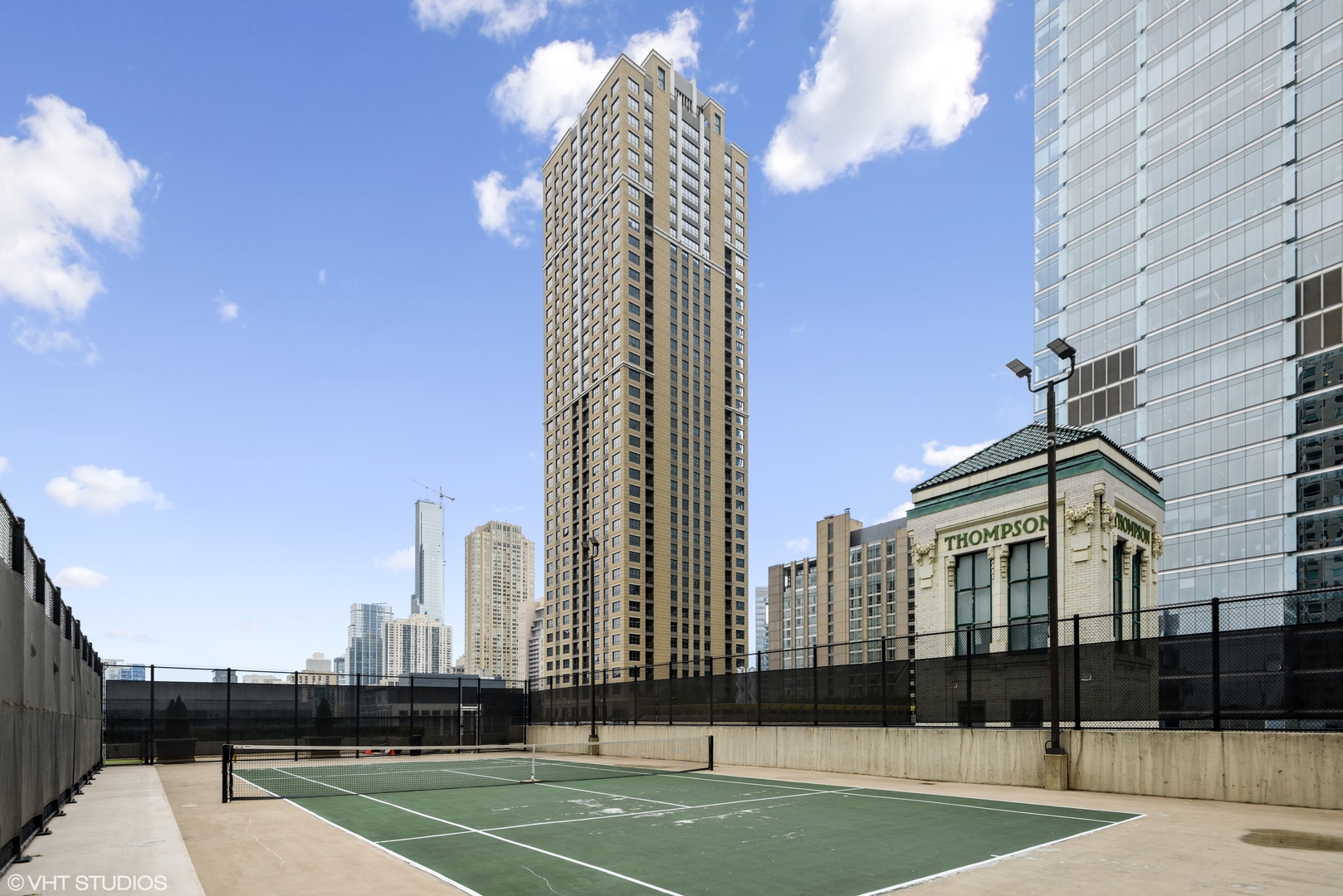 345 N La Salle Drive Unit: 701