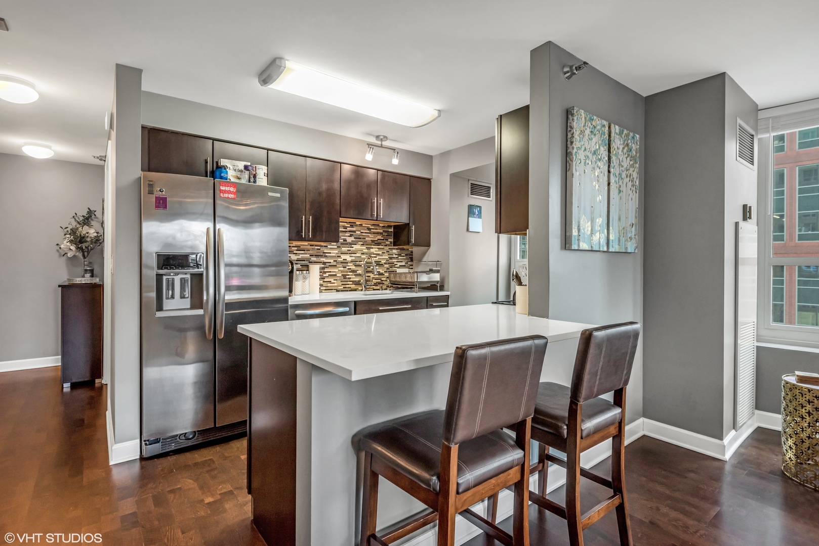 345 N La Salle Drive Unit: 701