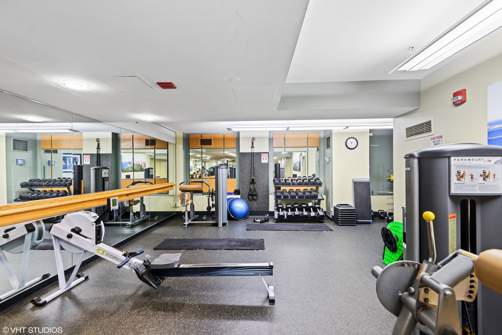 345 N La Salle Drive Unit: 701