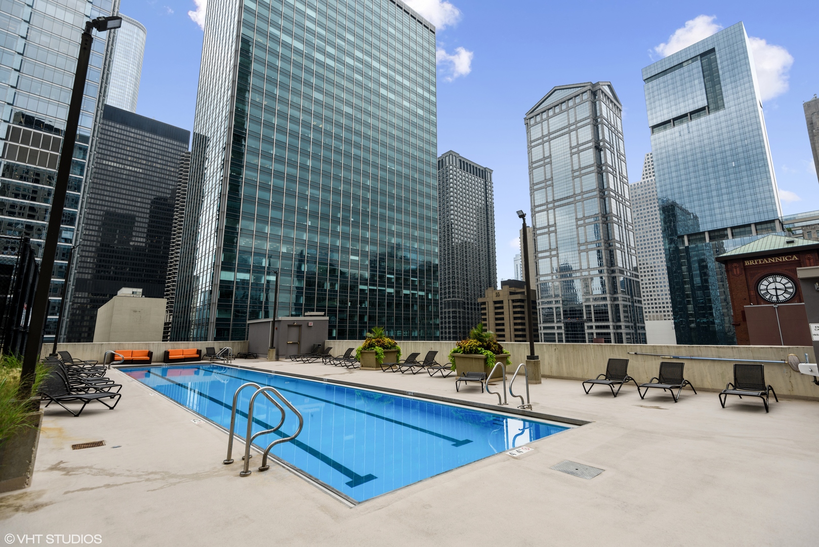 345 N La Salle Drive Unit: 701