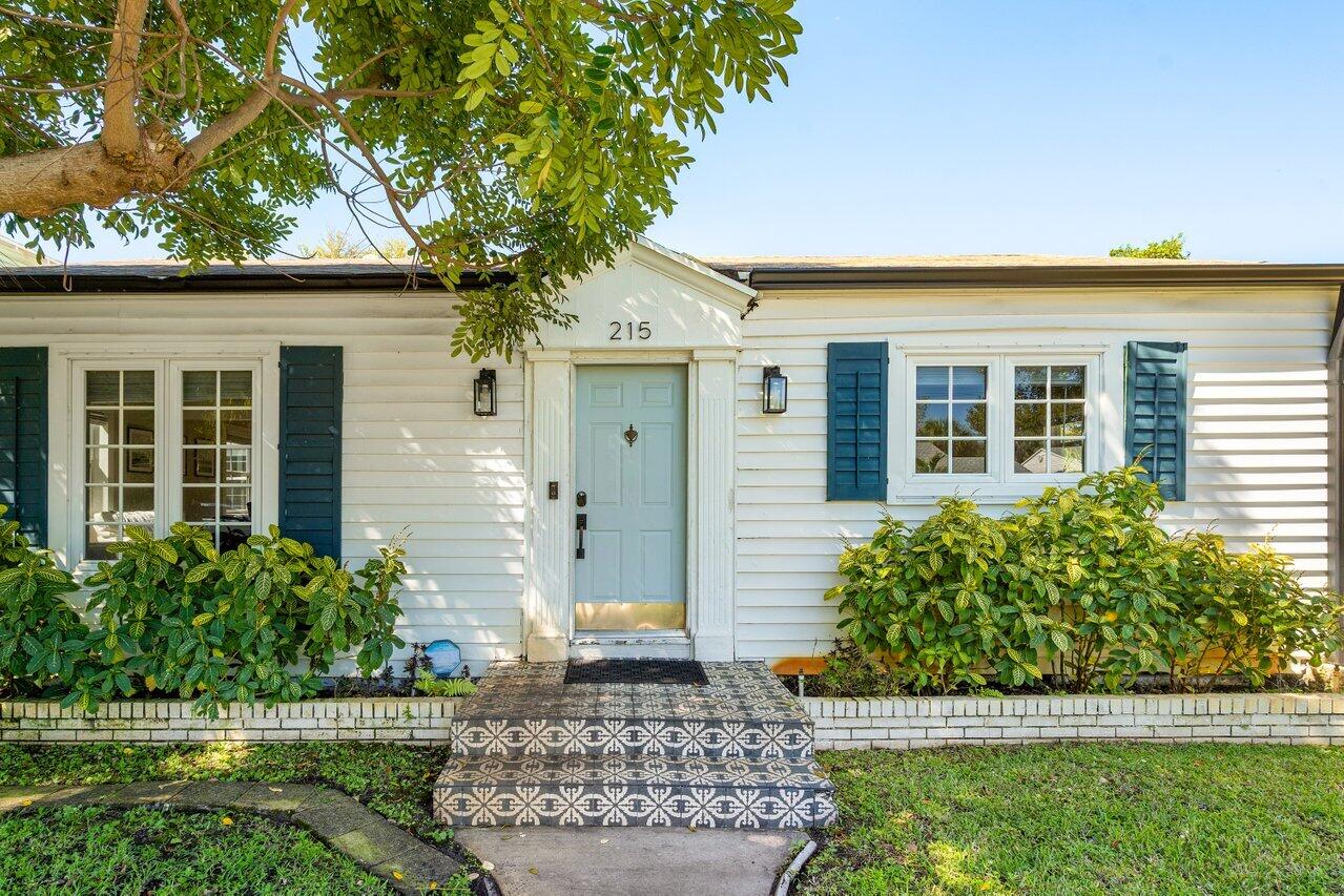 215 S Palmway