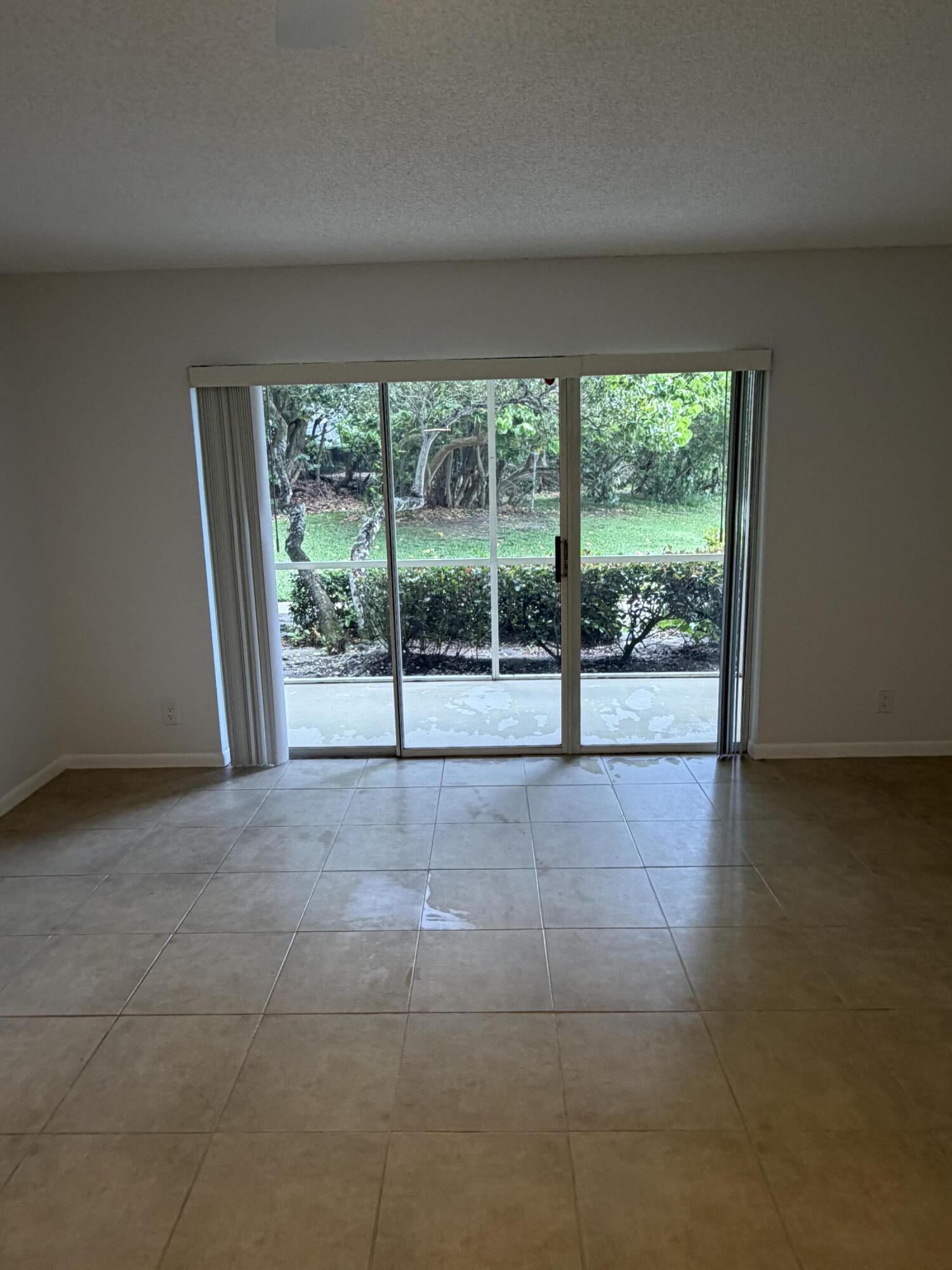 13811 Oneida Drive E1