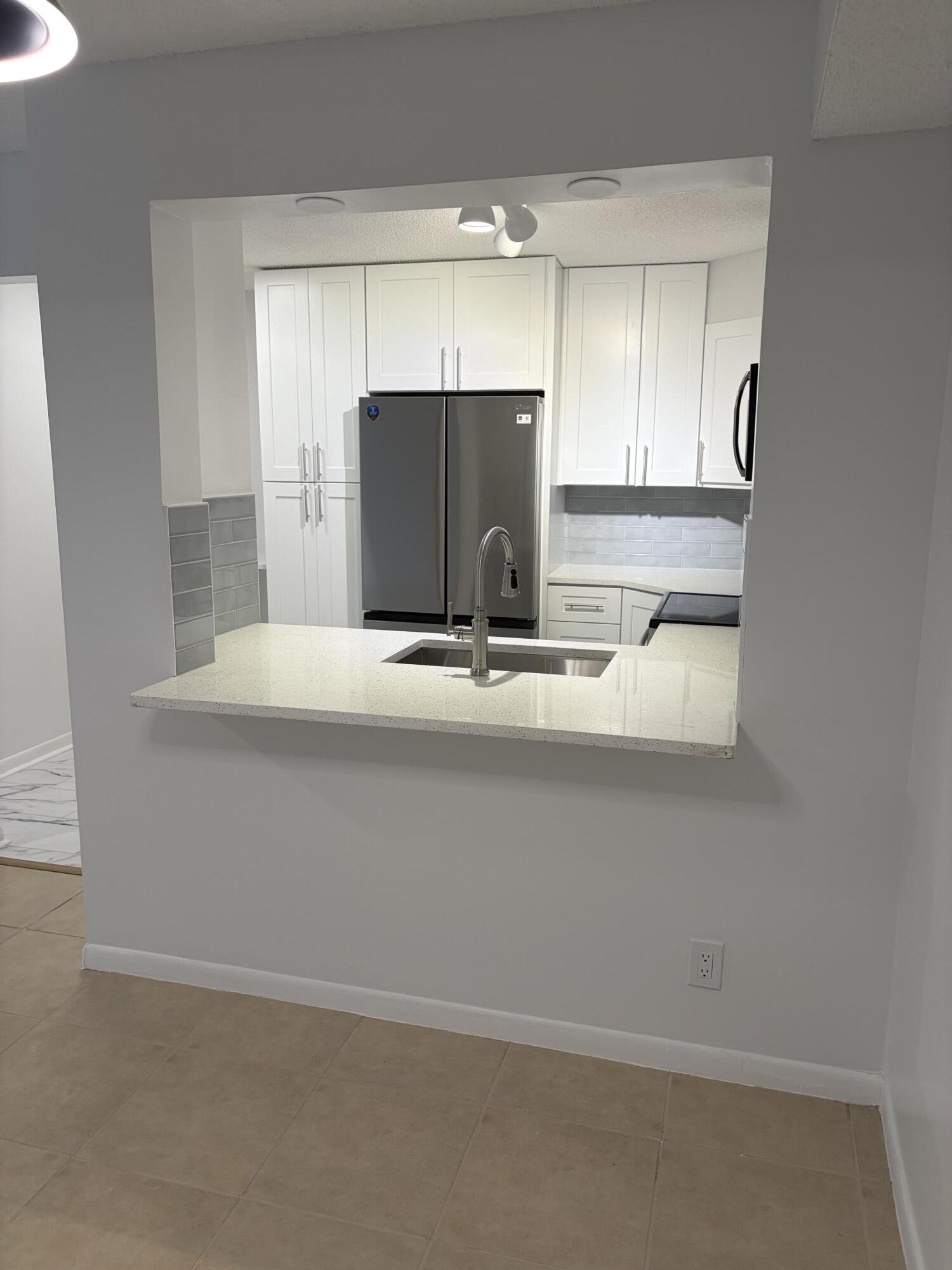 13811 Oneida Drive E1