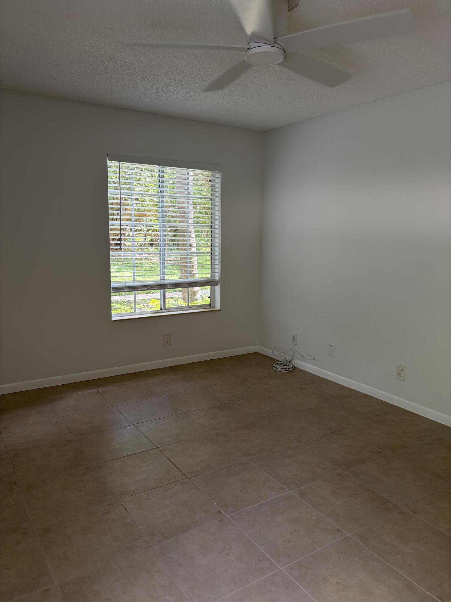 13811 Oneida Drive E1