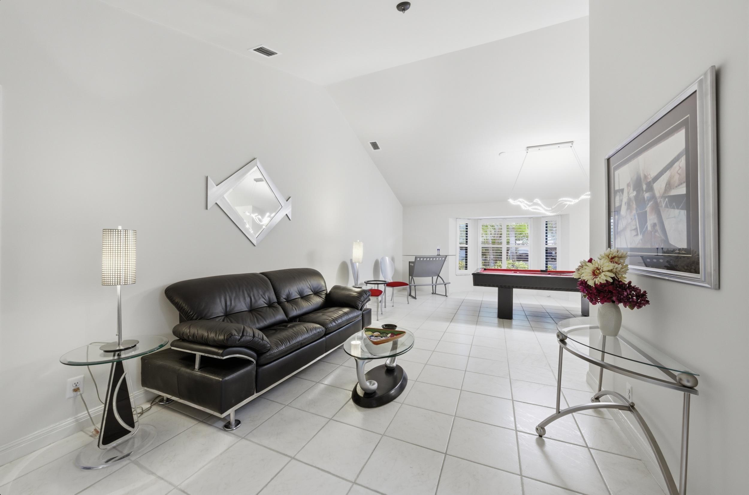 18546 Lake Bend Drive