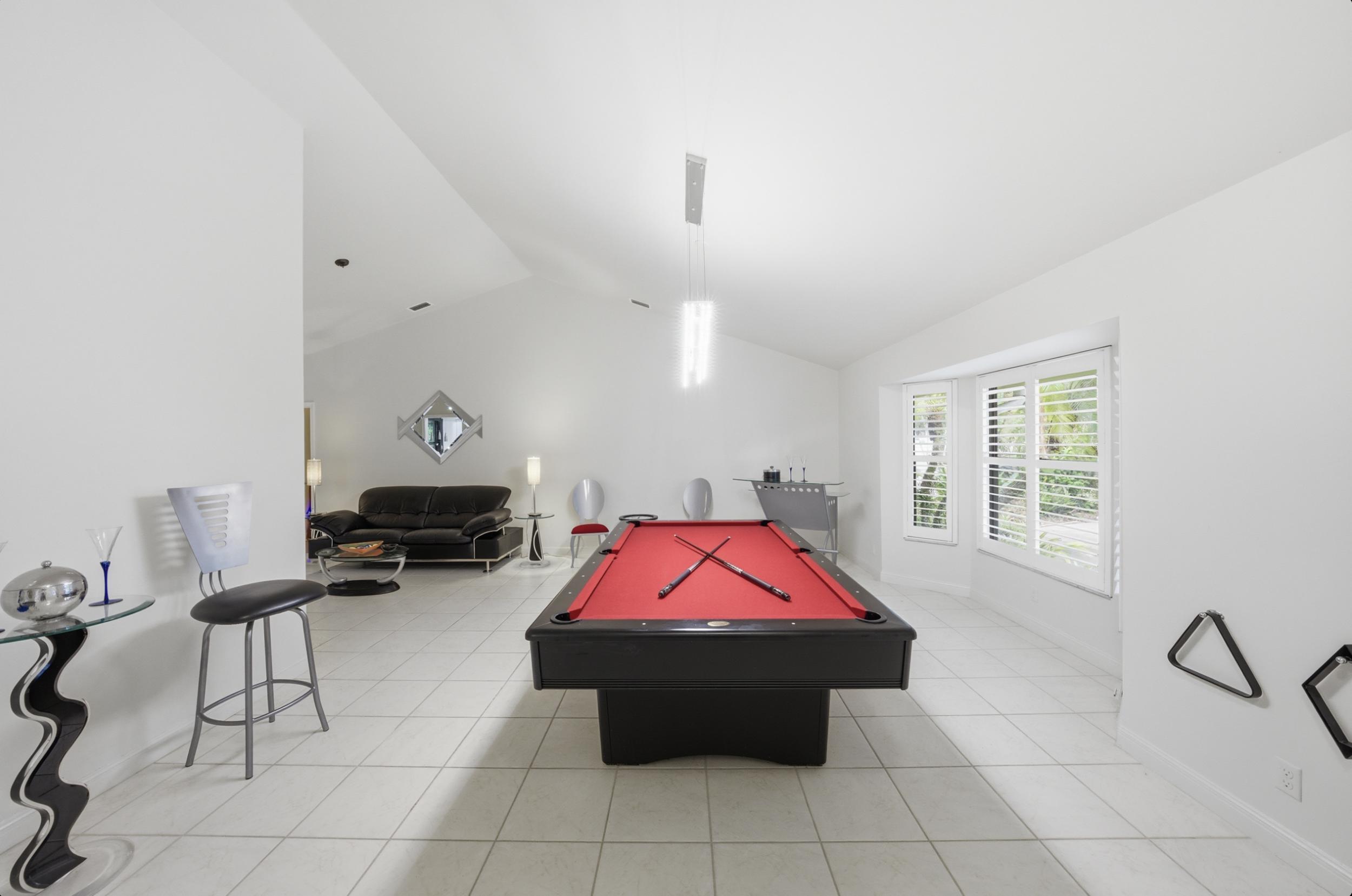 18546 Lake Bend Drive