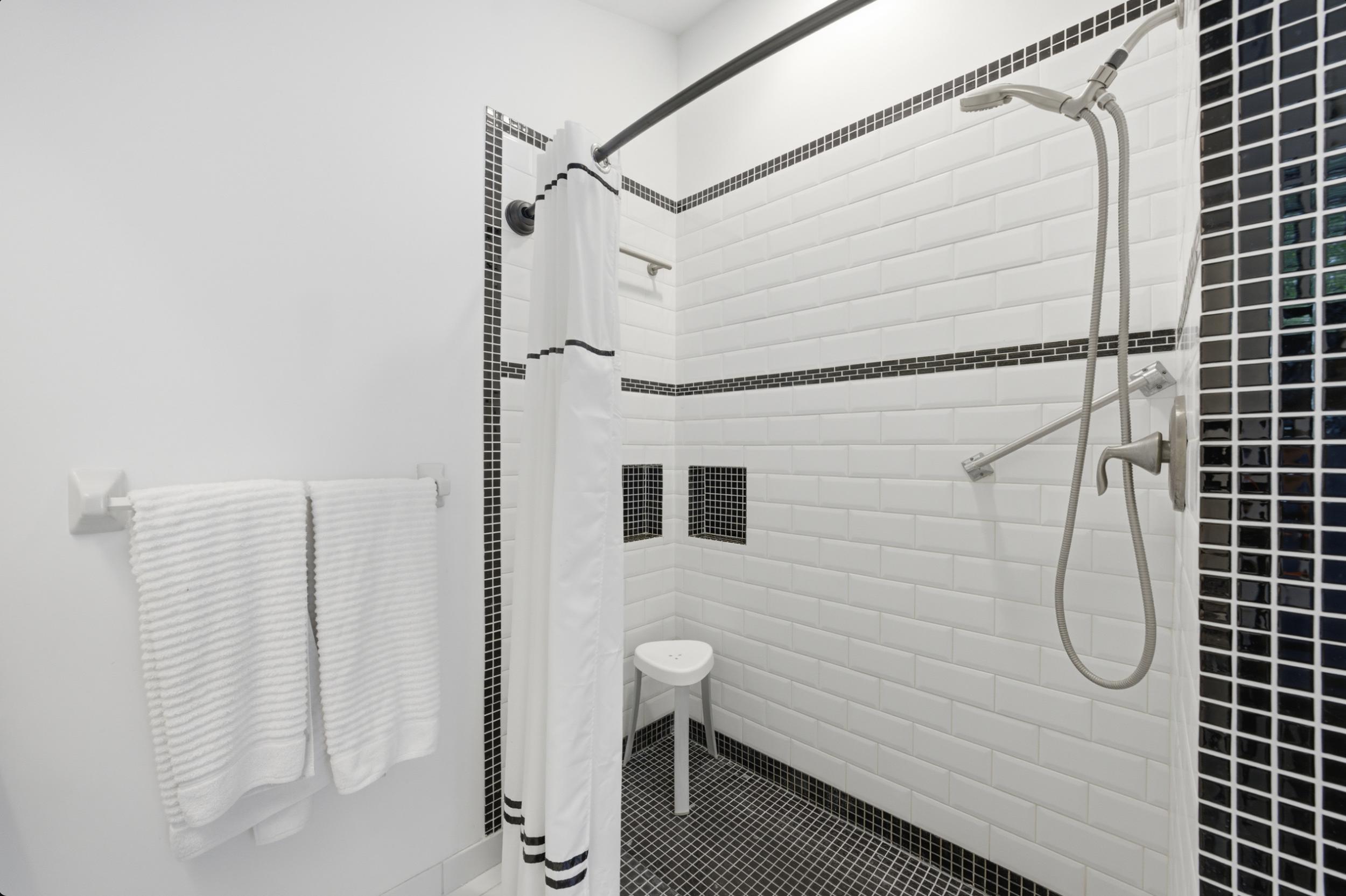 18546 Lake Bend Drive