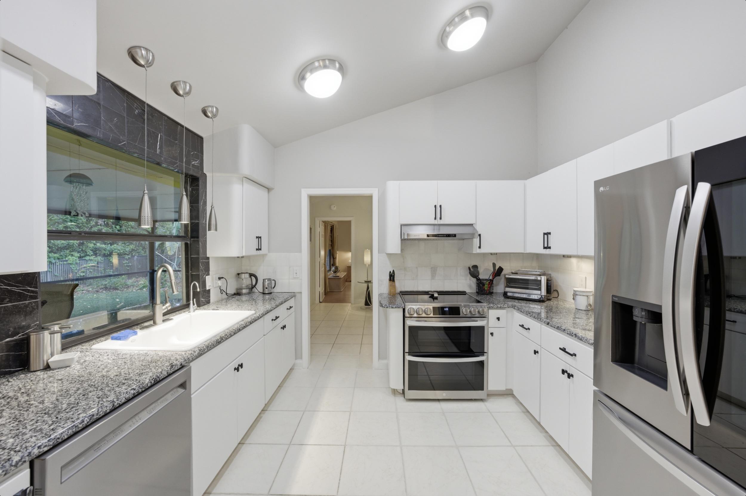 18546 Lake Bend Drive