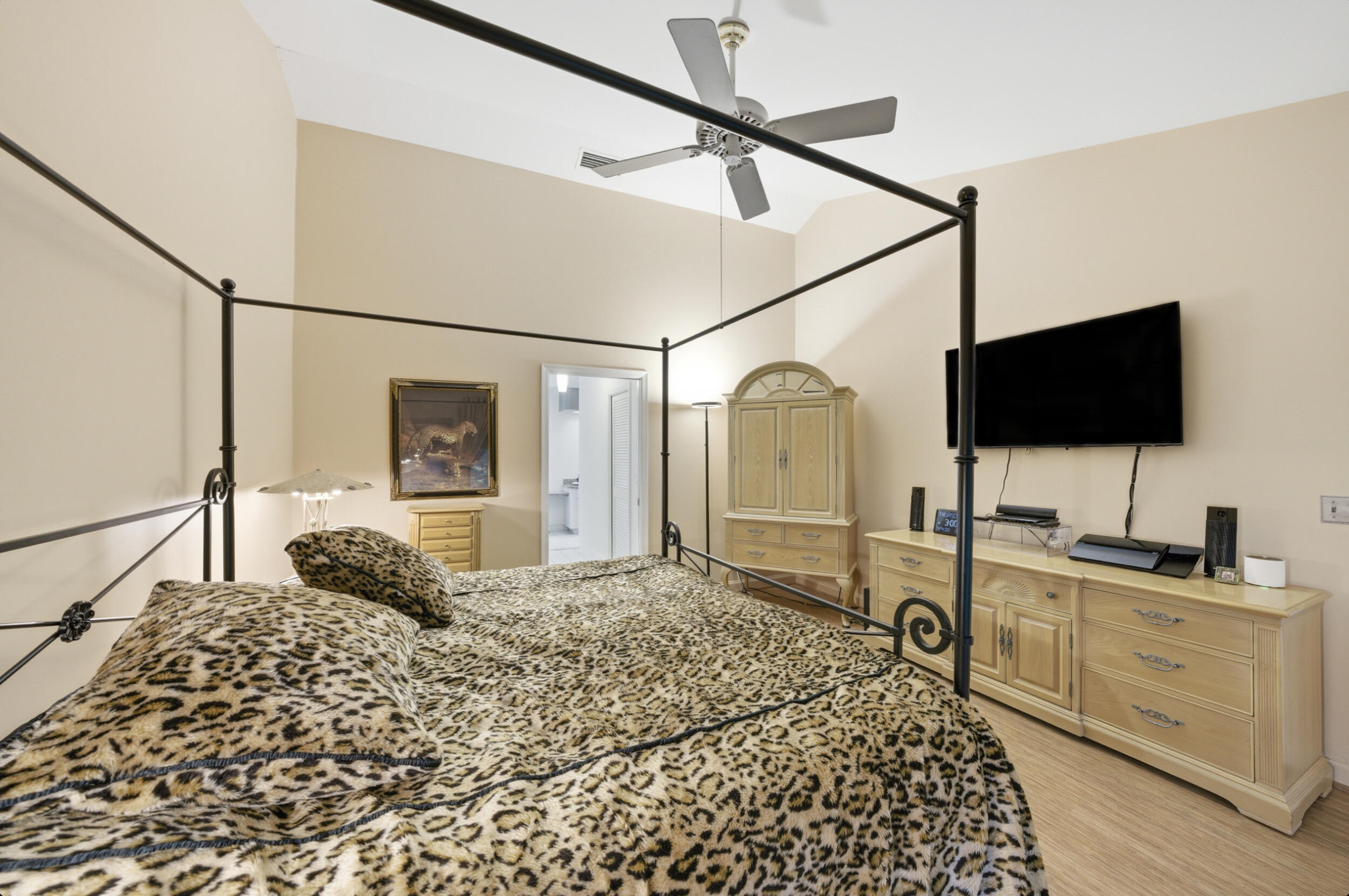 18546 Lake Bend Drive