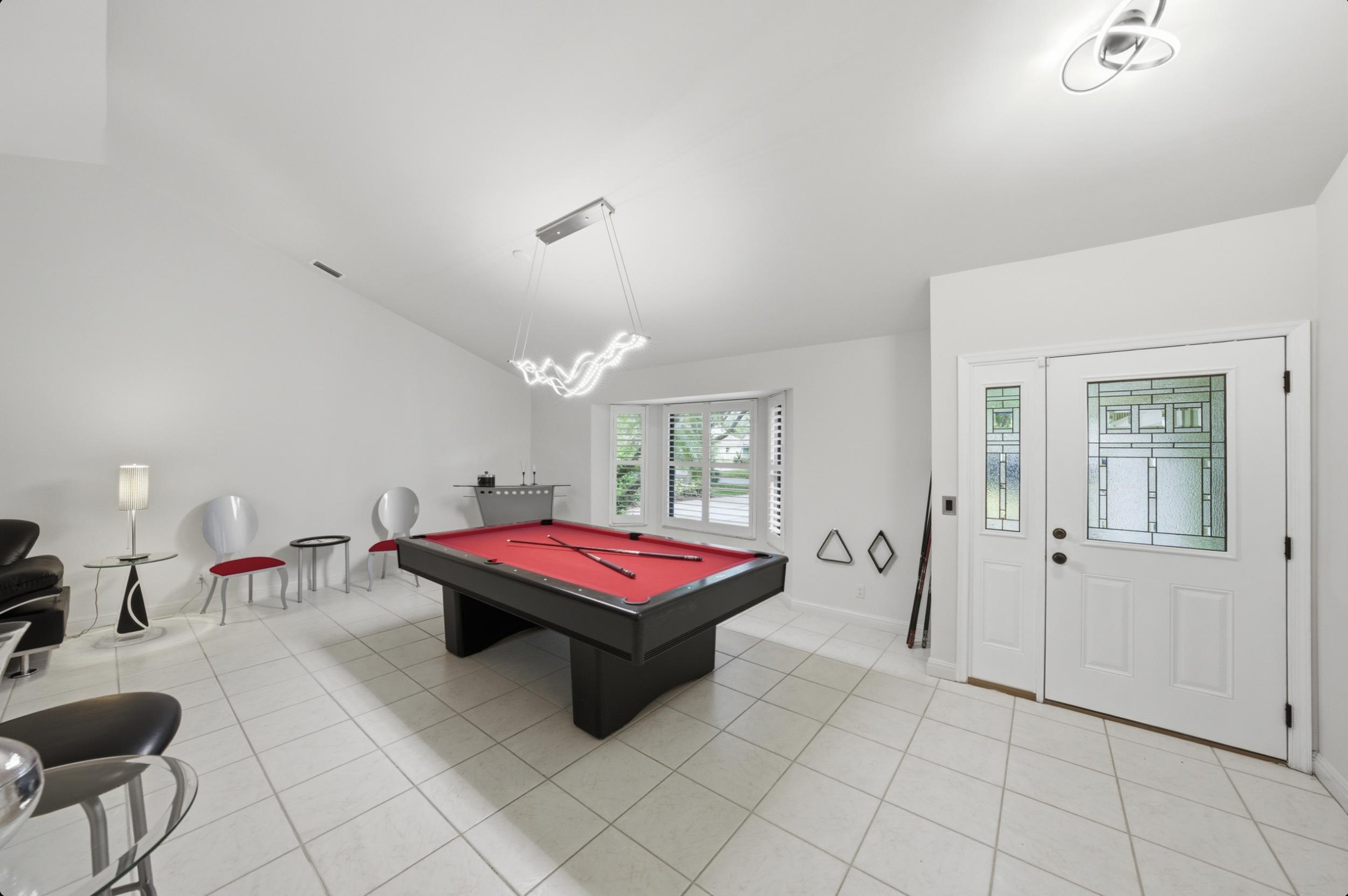 18546 Lake Bend Drive