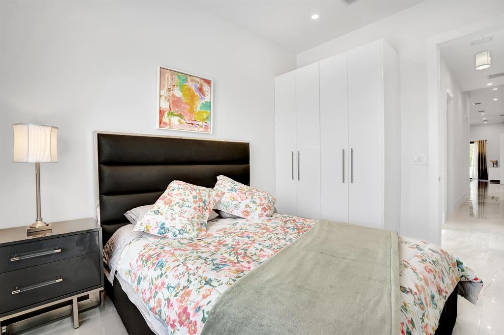 2523 Oceanview Avenue