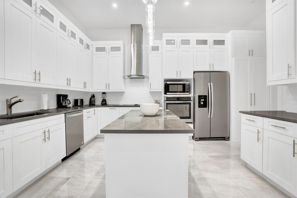 2523 Oceanview Avenue