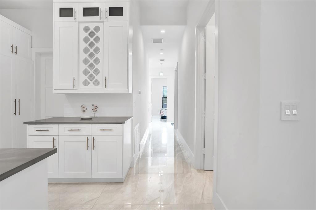 2523 Oceanview Avenue