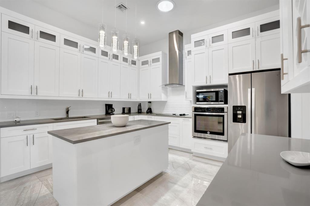 2523 Oceanview Avenue