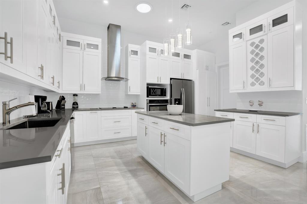 2523 Oceanview Avenue