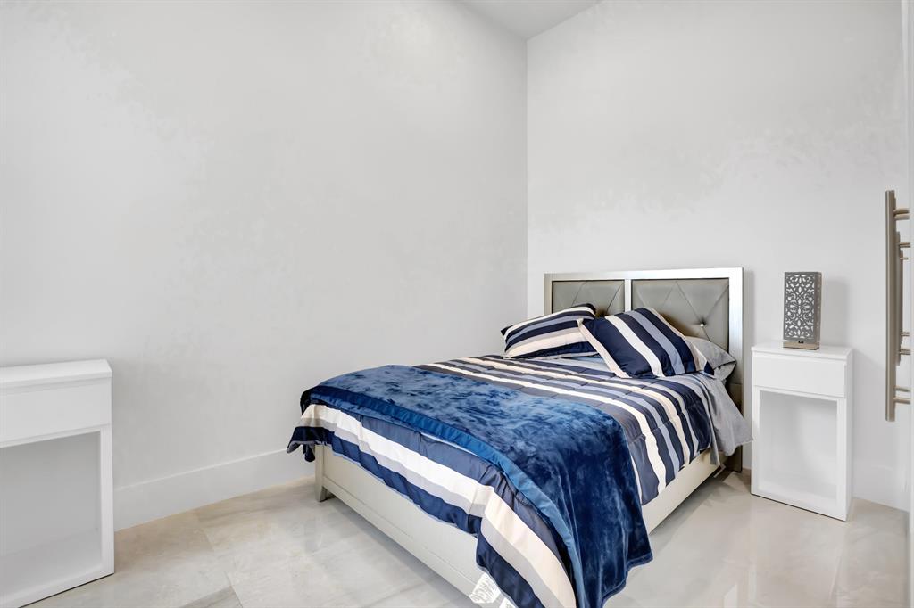 2523 Oceanview Avenue