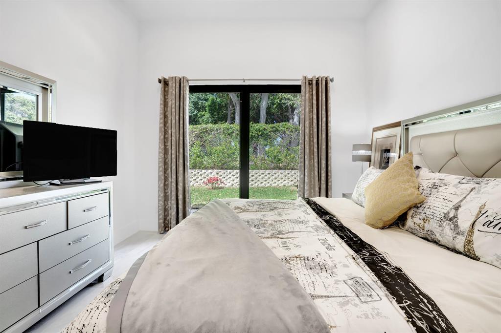 2523 Oceanview Avenue