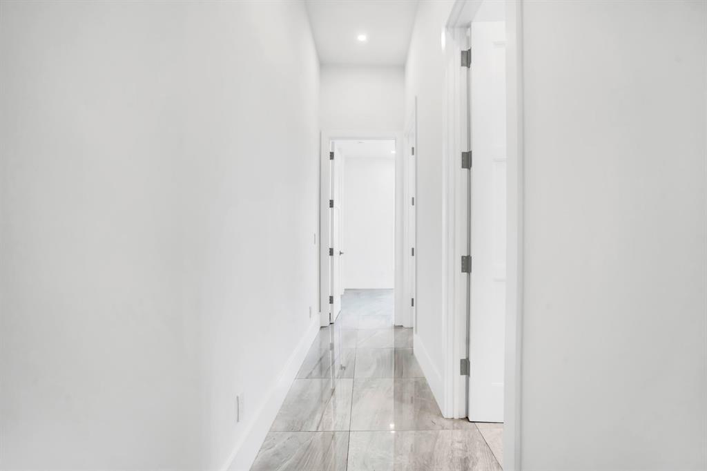 2517 Oceanview Avenue