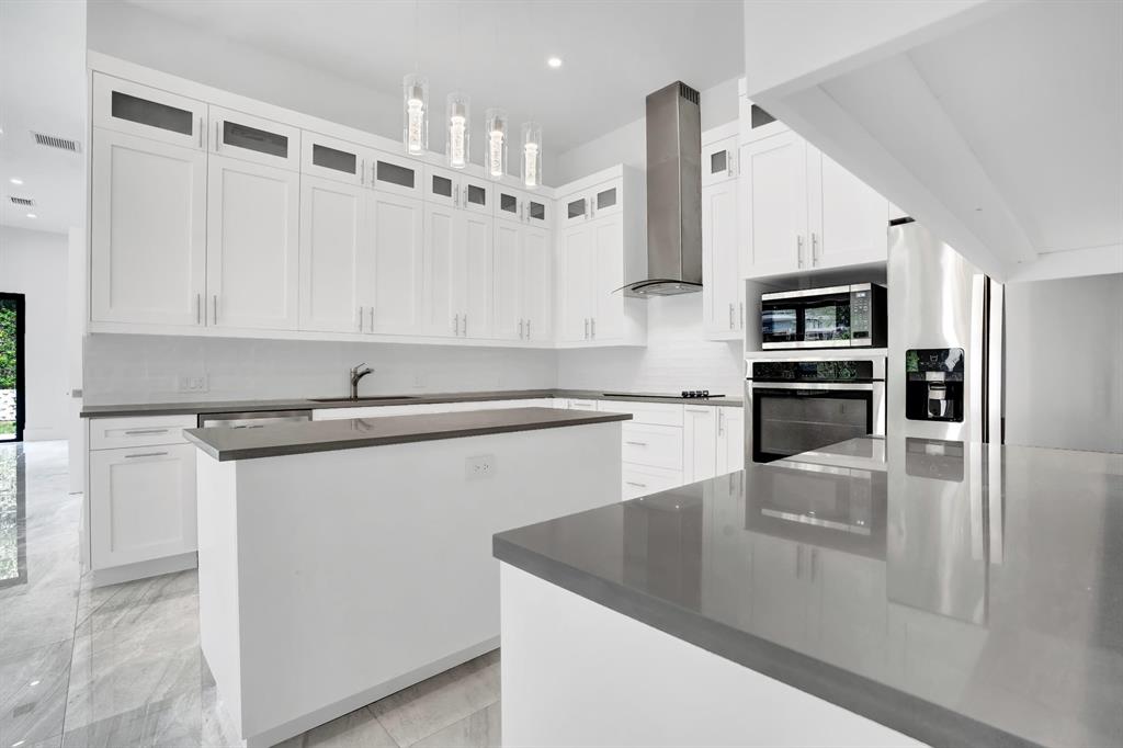 2517 Oceanview Avenue